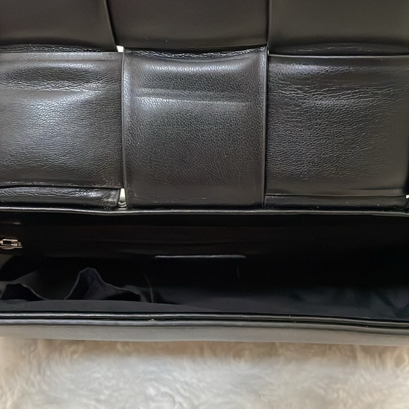 CALL IT SPRING WEAVED CROSSBODY PURSE - Picture 3 of 3